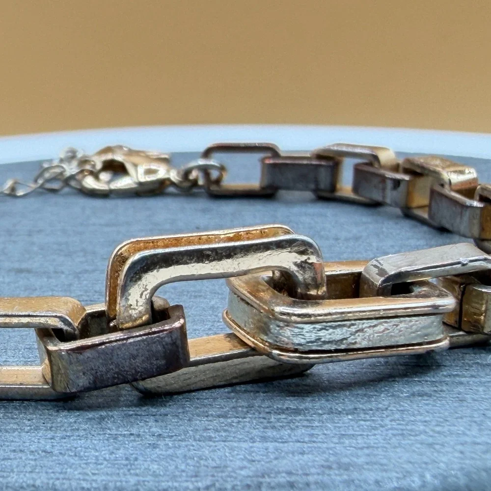 GUESS Gold Tone Chunky Geometric Link Chain Bracelet Logo Charm Adjustable Style